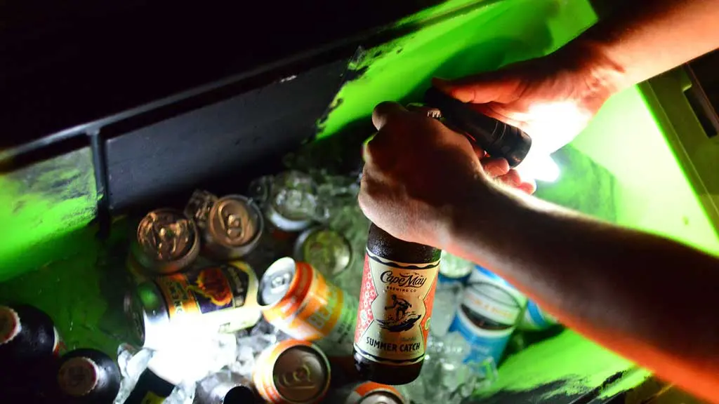 Đèn cầm tay AMP 1L Princeton Tec - Khui chai